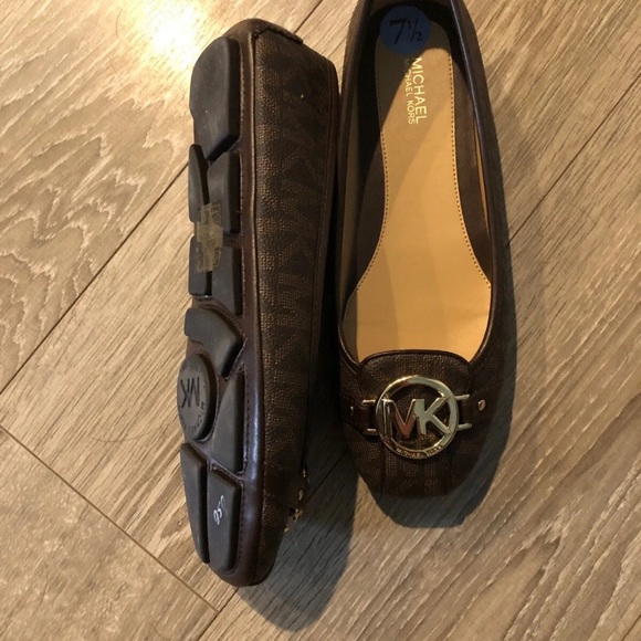 Michael Kors Lillie Moc Moccasin MK Mini Logo Hardware Flats Brown Size 9 - Picture 2 of 3